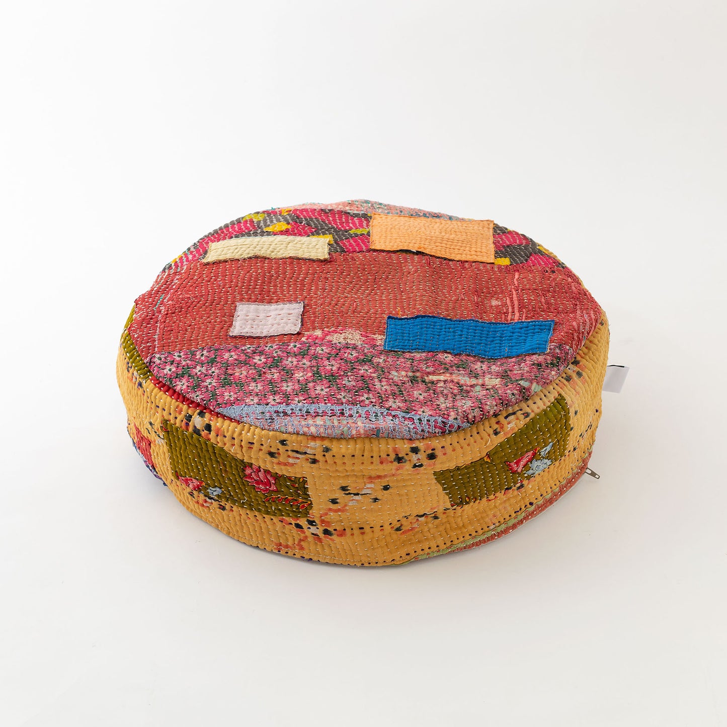 オルネコ・カンタパッチワーク 猫のプフ／1O