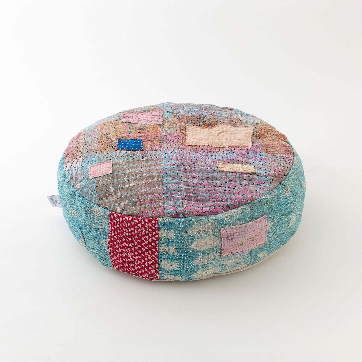 オルネコ・カンタパッチワーク 猫のプフ／1P