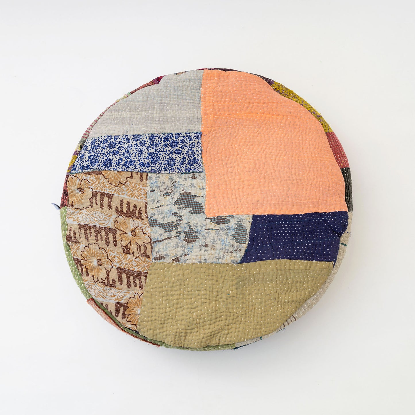 オルネコ・カンタパッチワーク 猫のプフ／D