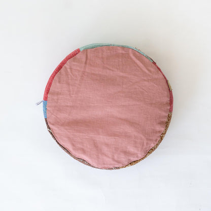 オルネコ・カンタパッチワーク 猫のプフ／F