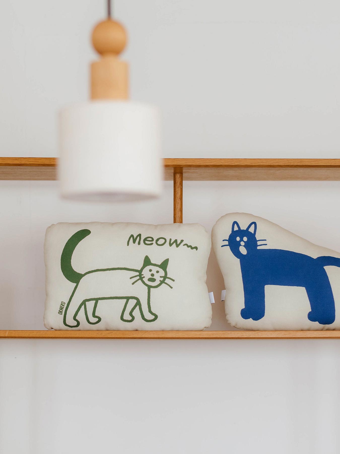 STOMACHACHE. × Orneko クッション