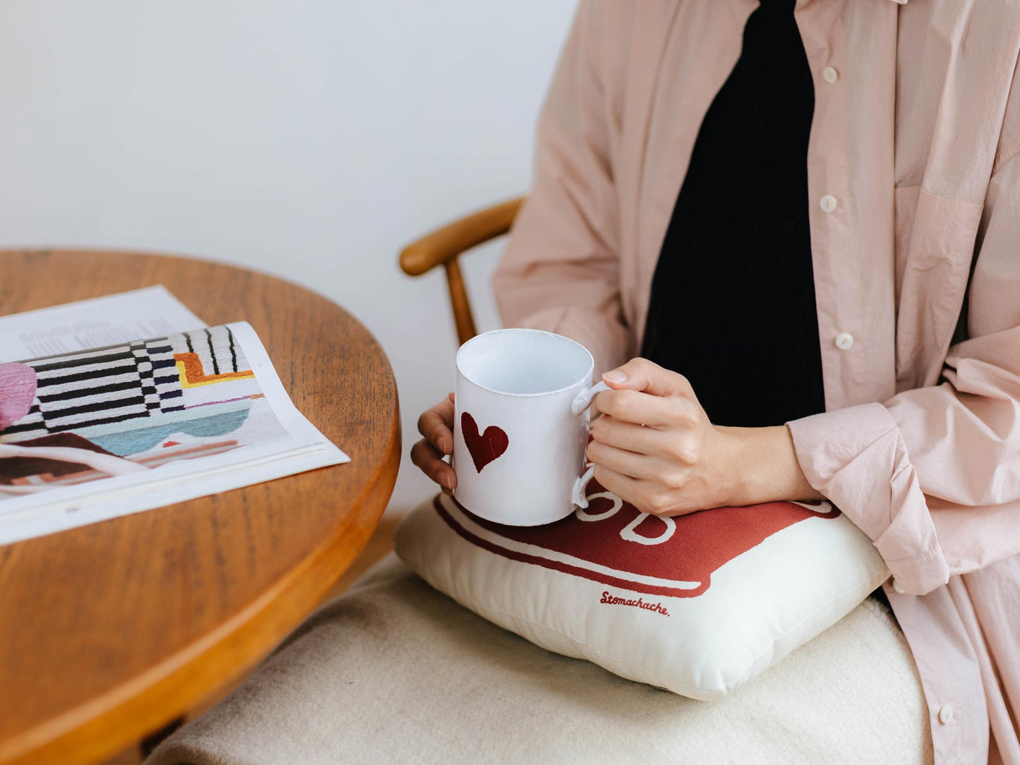 STOMACHACHE. × Orneko クッション