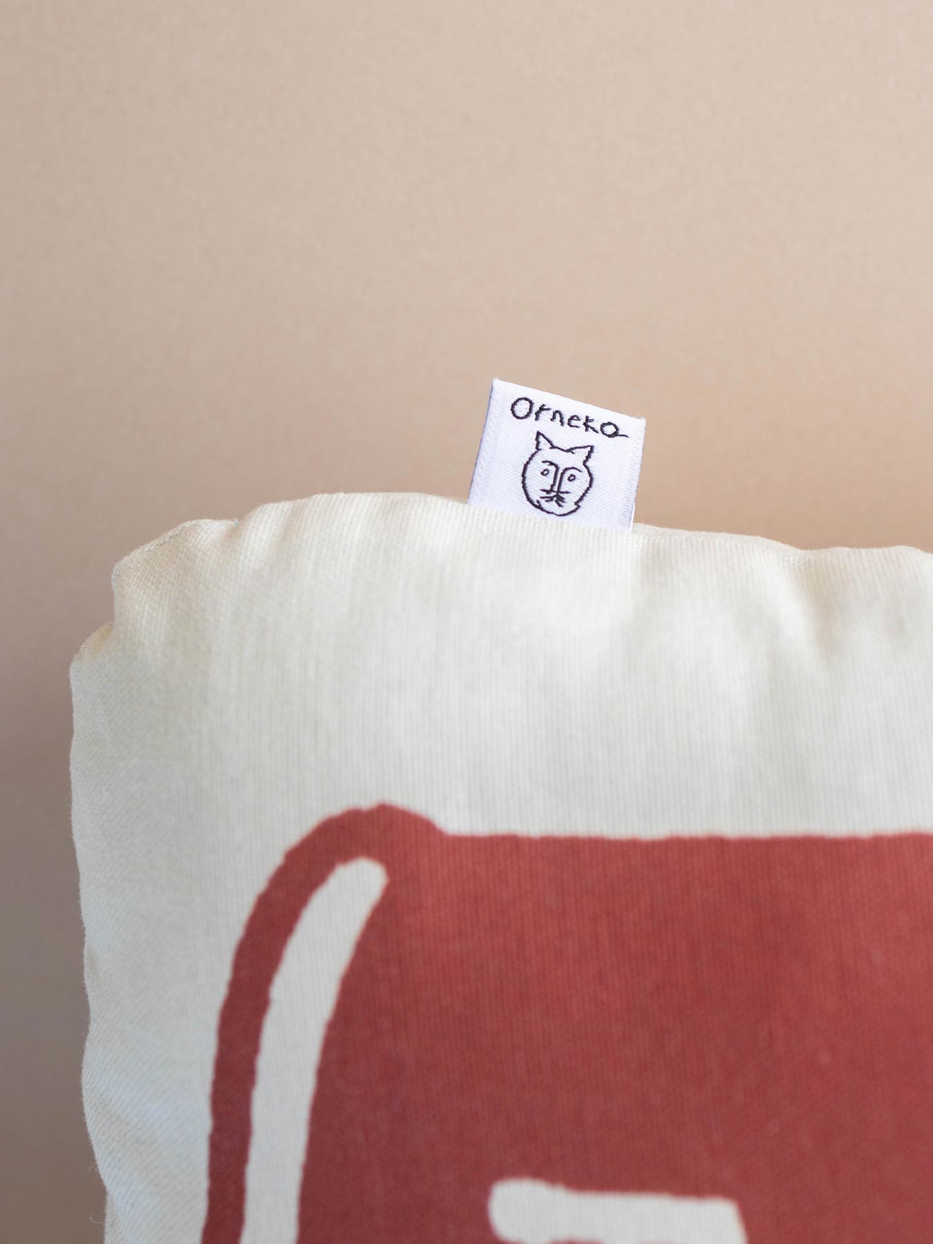 STOMACHACHE. × Orneko クッション