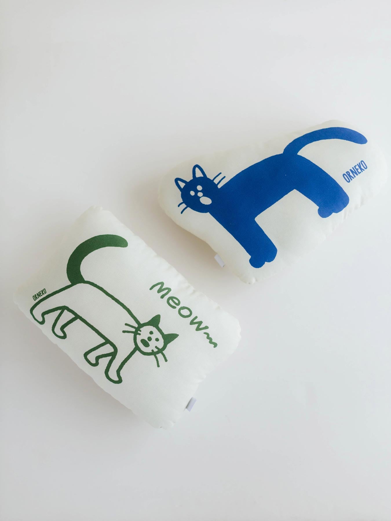 STOMACHACHE. × Orneko クッション