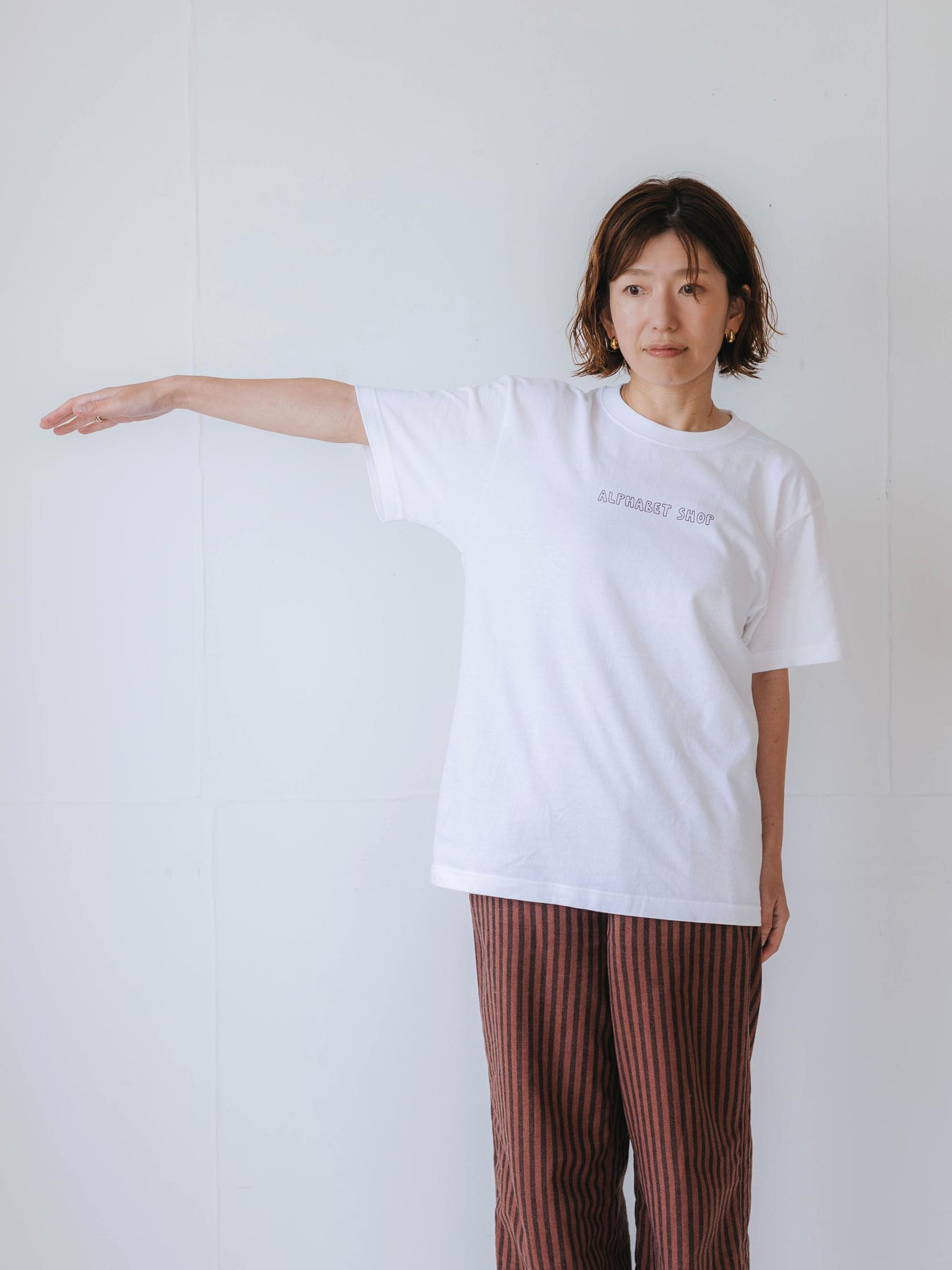 山本麻央 × Orné de Feuilles Tシャツ