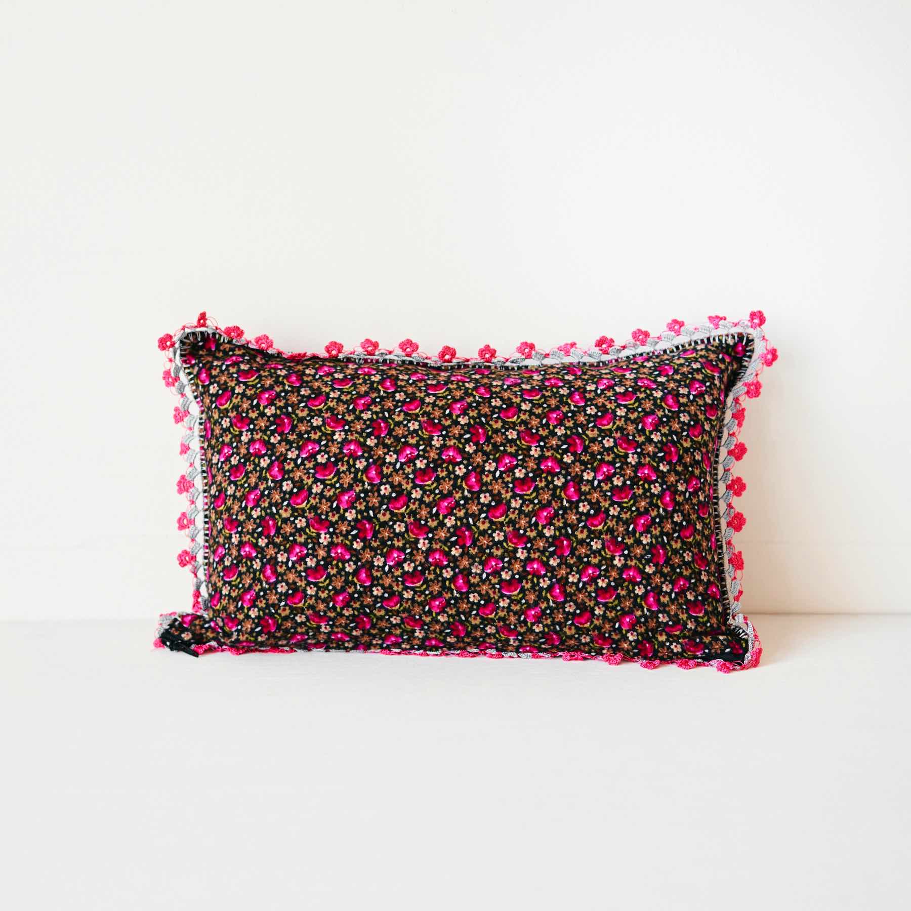 Ottomania クロッシェレース付きクッション｜クッション｜オルネ