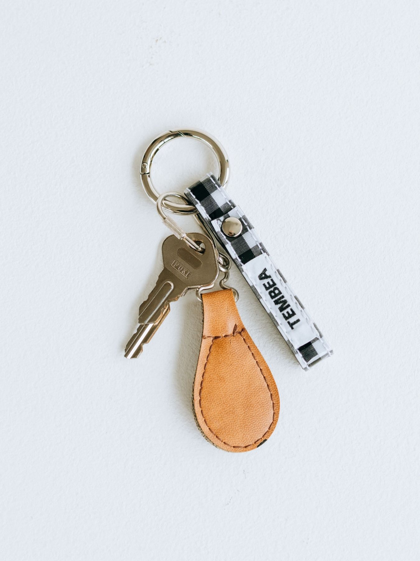 TEMBEA ポーチ FLAT POUCH／GINGHAM