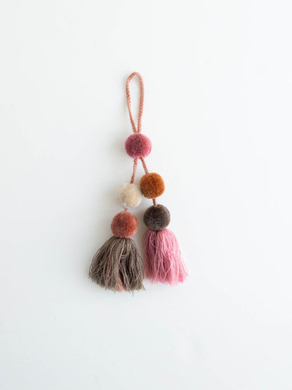 左右の長さが異なる場合があります。