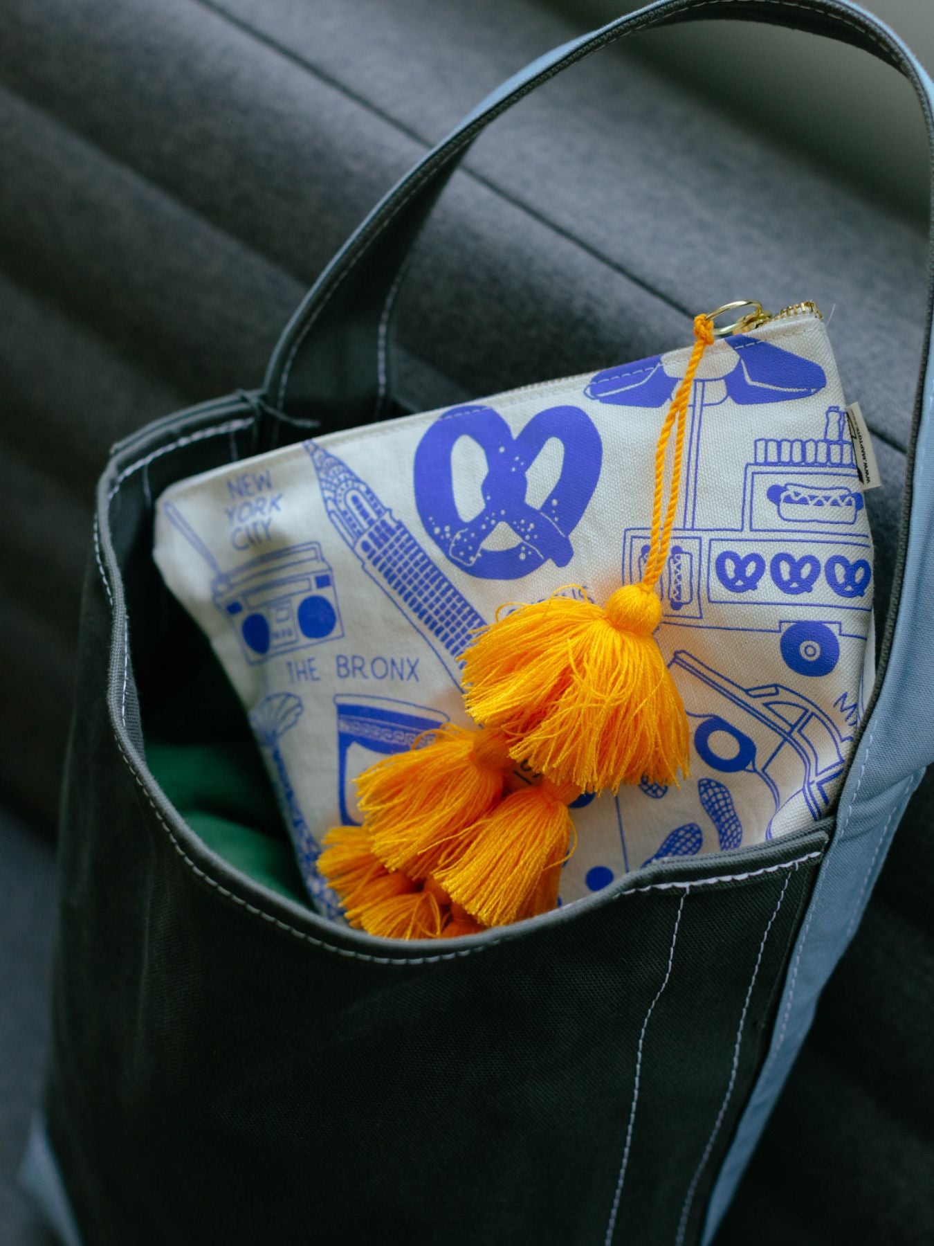 ポンポンチャーム