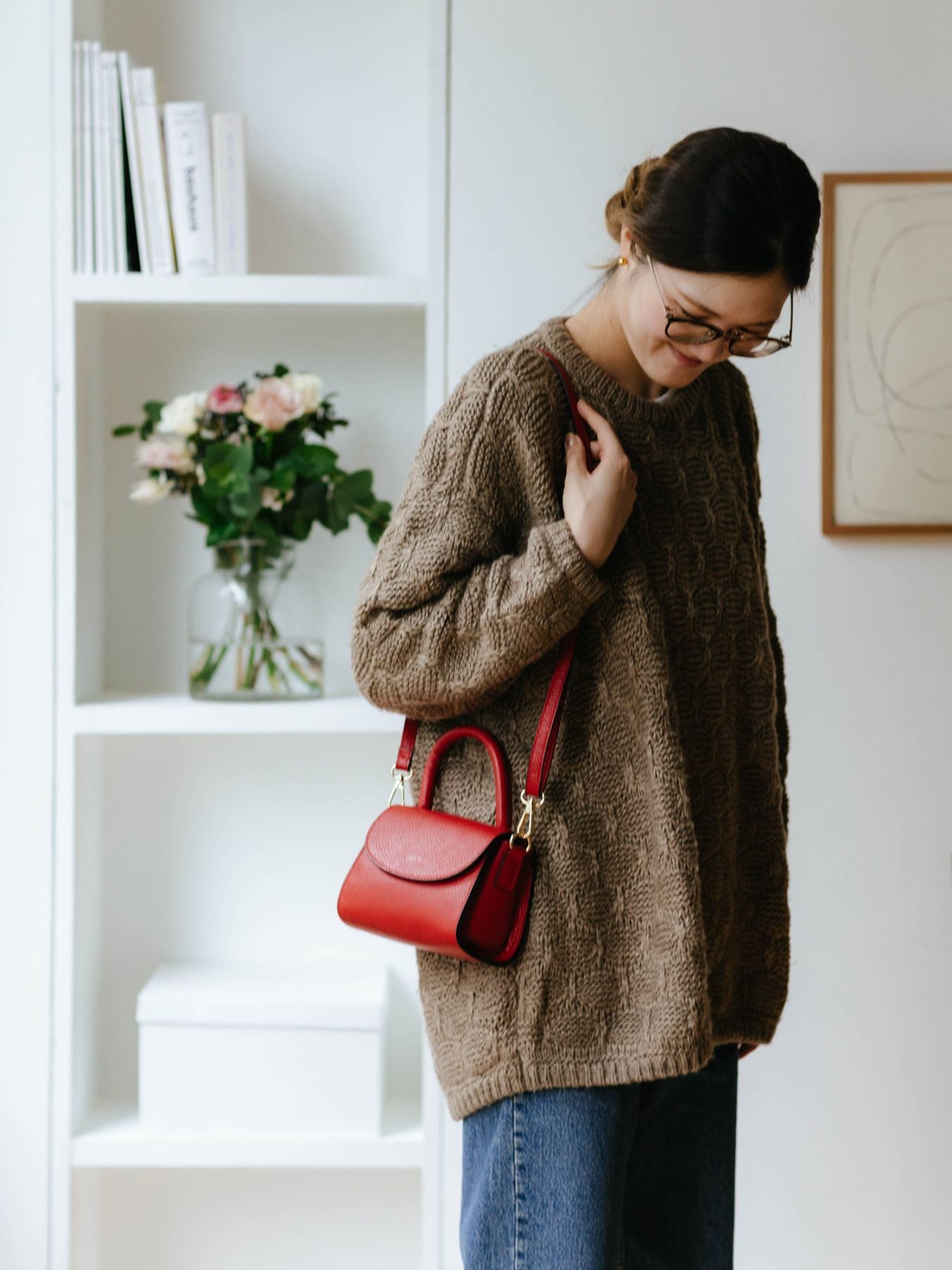 新品◆アパルトモン ◆ TWINS OF FLORENCE Back Vネック Buy Valentino Bags Black Cross-Body Divina Tassel Bag from the