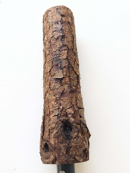 マツヤニが出ている場合があります。（経年でさらに出てくる可能性あり）