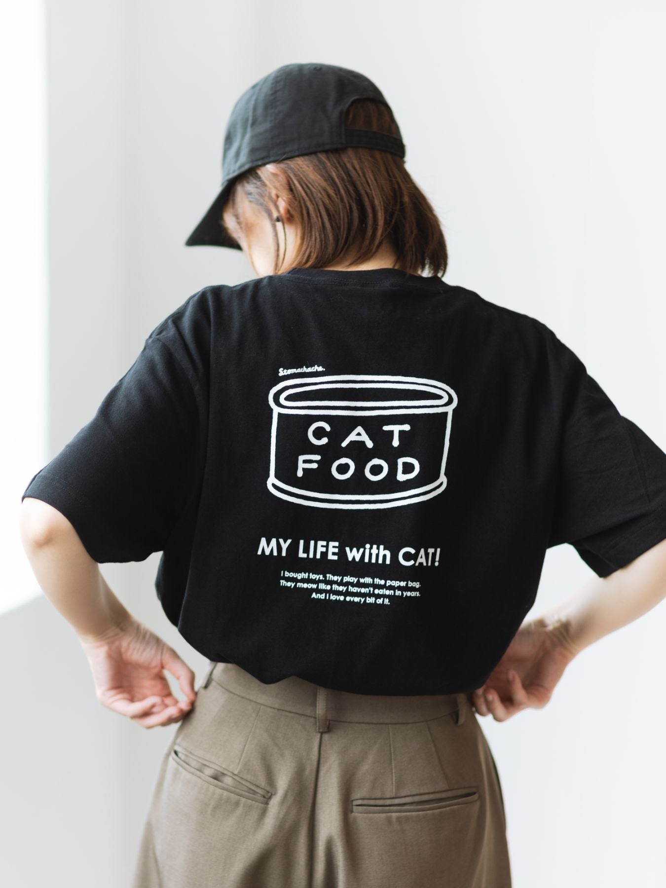 STOMACHACHE. × Orneko Tシャツ