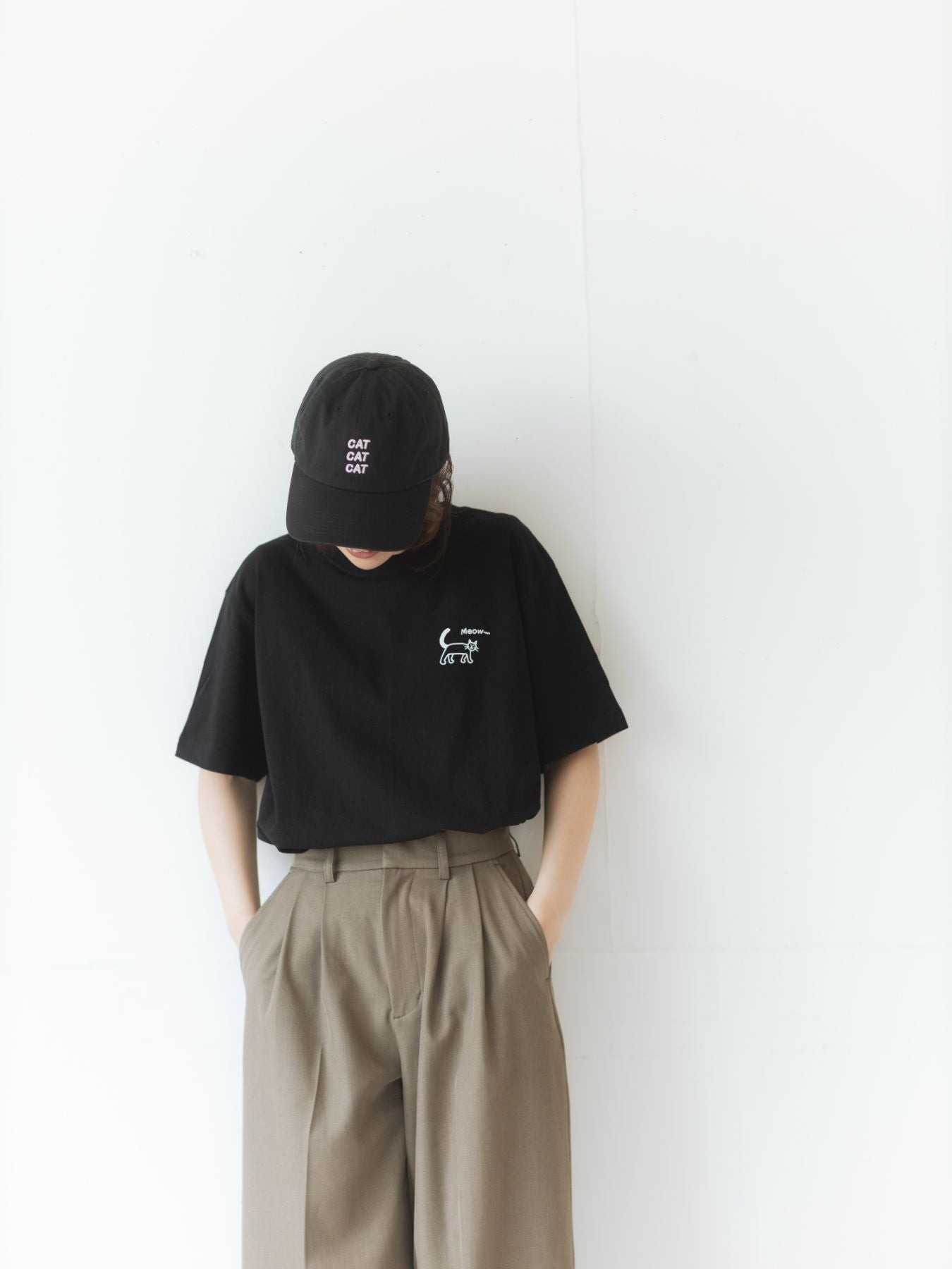 STOMACHACHE. × Orneko Tシャツ