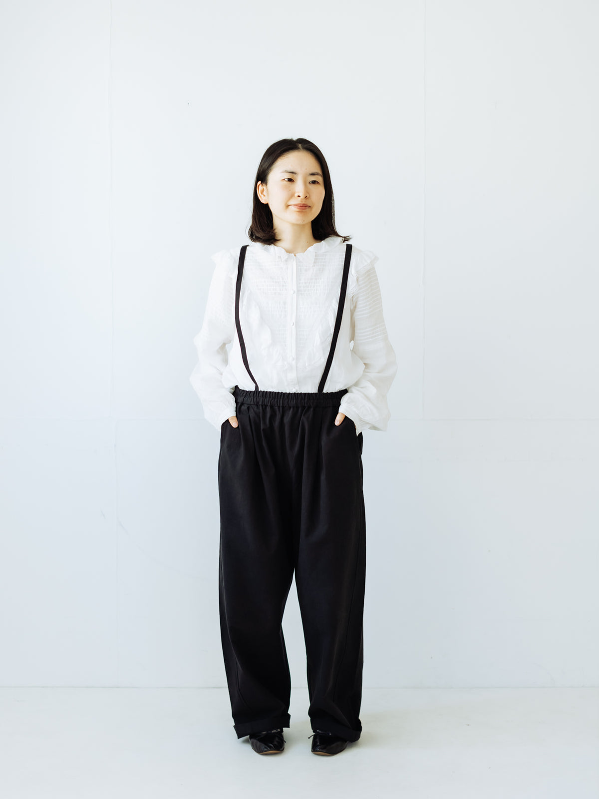モデル身長：156.5cm<br>
（写真は裾を1回折っています）