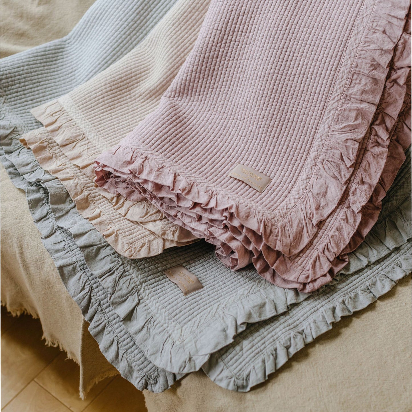 HUG Ō WäR × Orné de Feuilles イブルマルチカバー