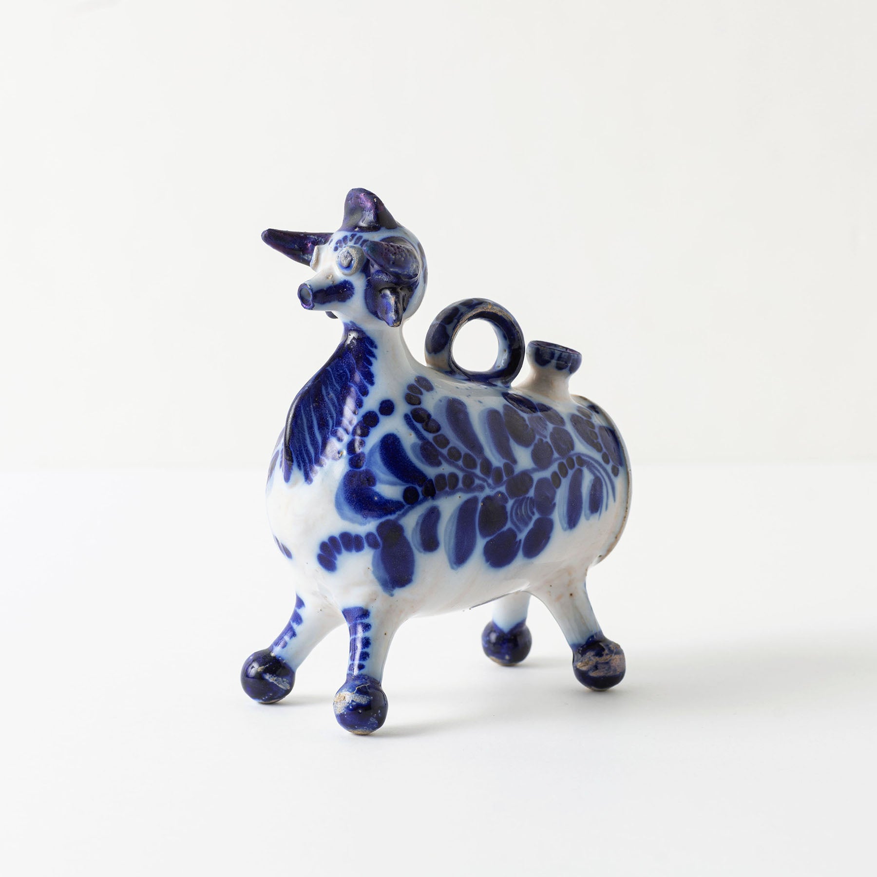 牛陶器置き物C1