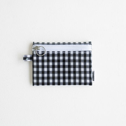 FLAT POUCH SMALL／GINGHAM BLACK