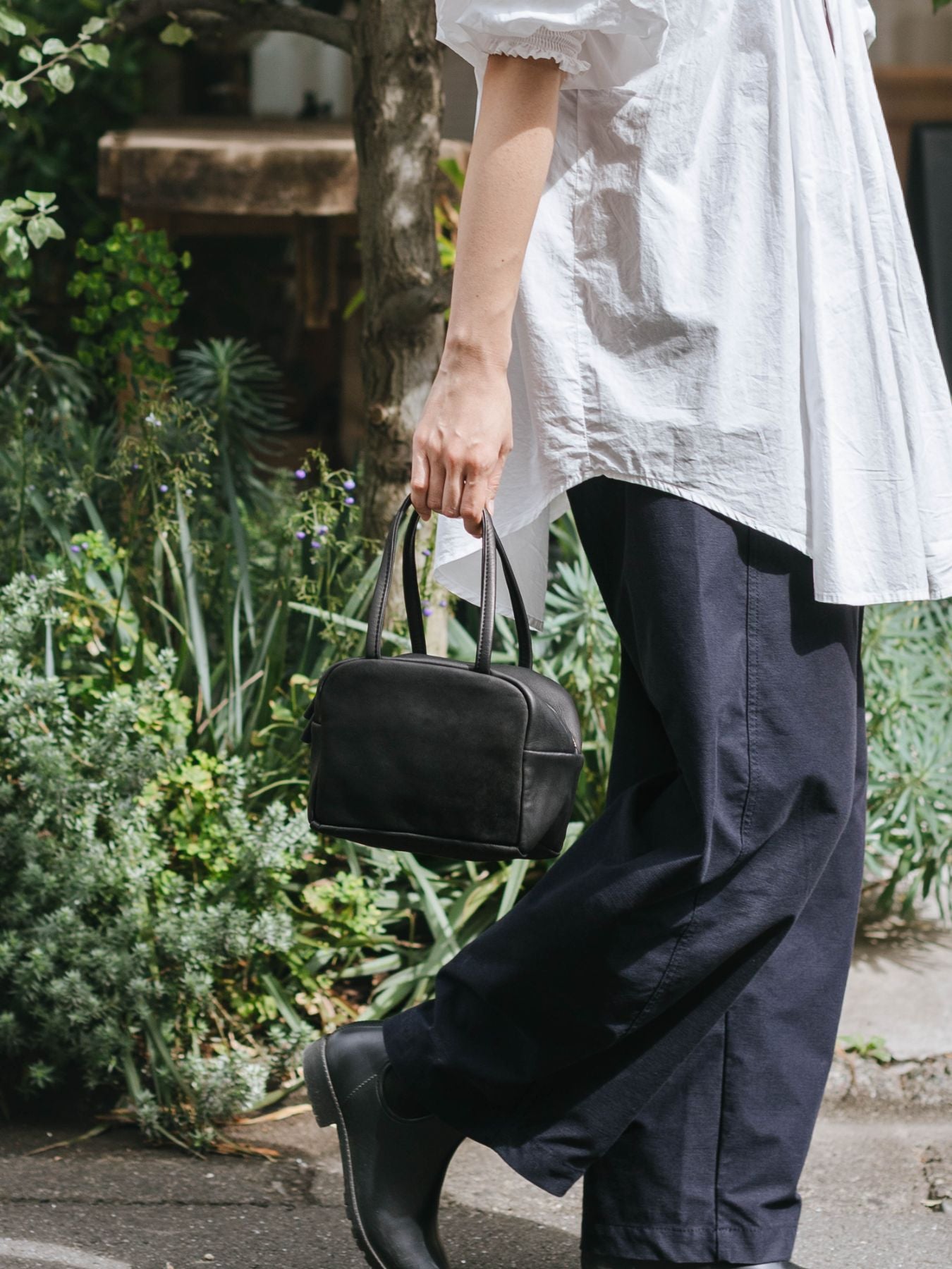 a（アー）ボストンショルダー　レザー　本革　牛革　日本製　オルネドフォイユ a（アー）ボストンショルダー｜バッグ｜オルネ ド フォイユ公式