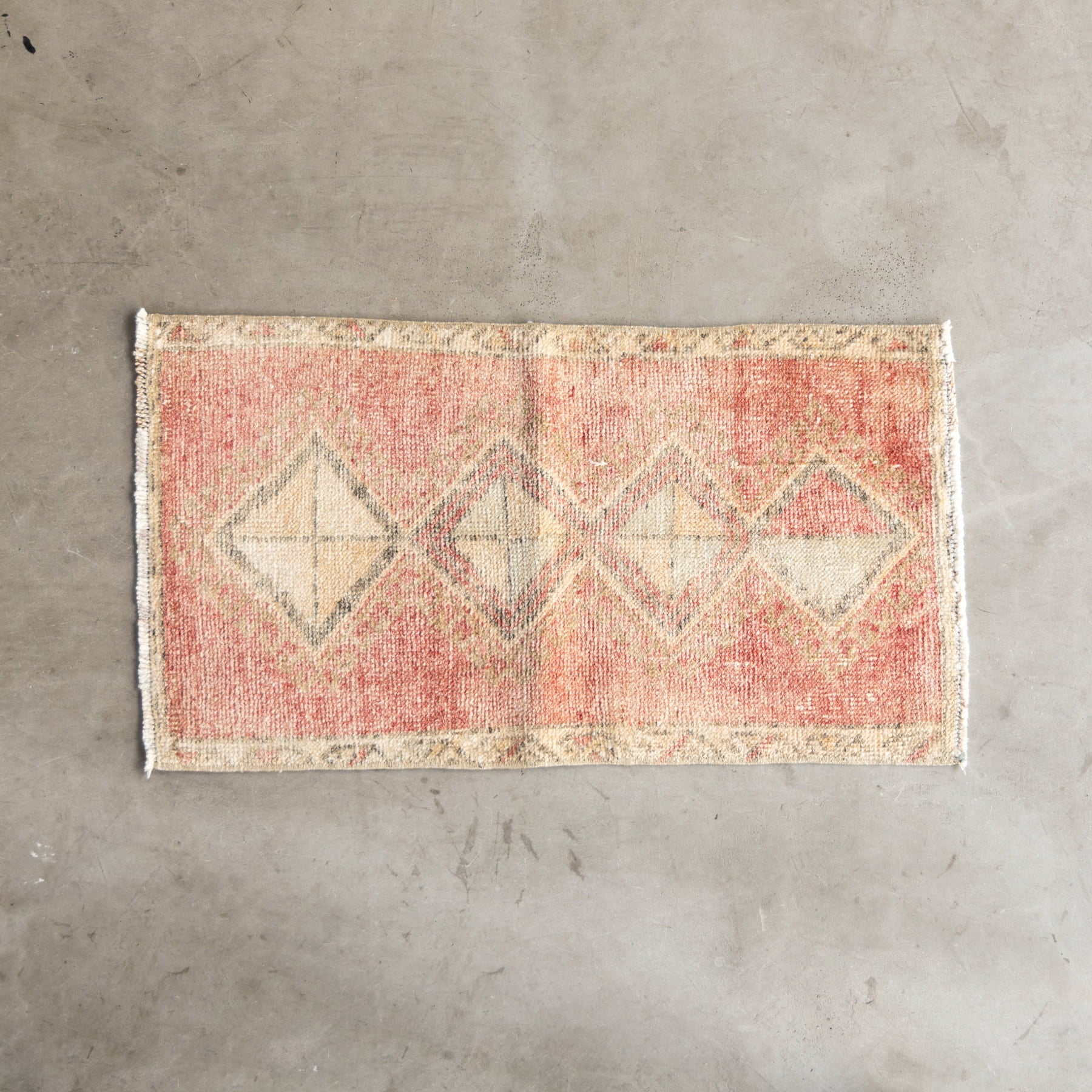 1I<br>size：78cm×44cm（フリンジ含む）
