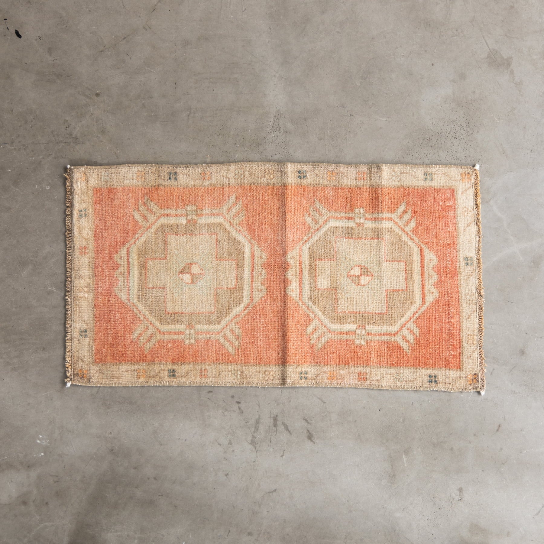 1P<br>size：78cm×43cm（フリンジ含む）