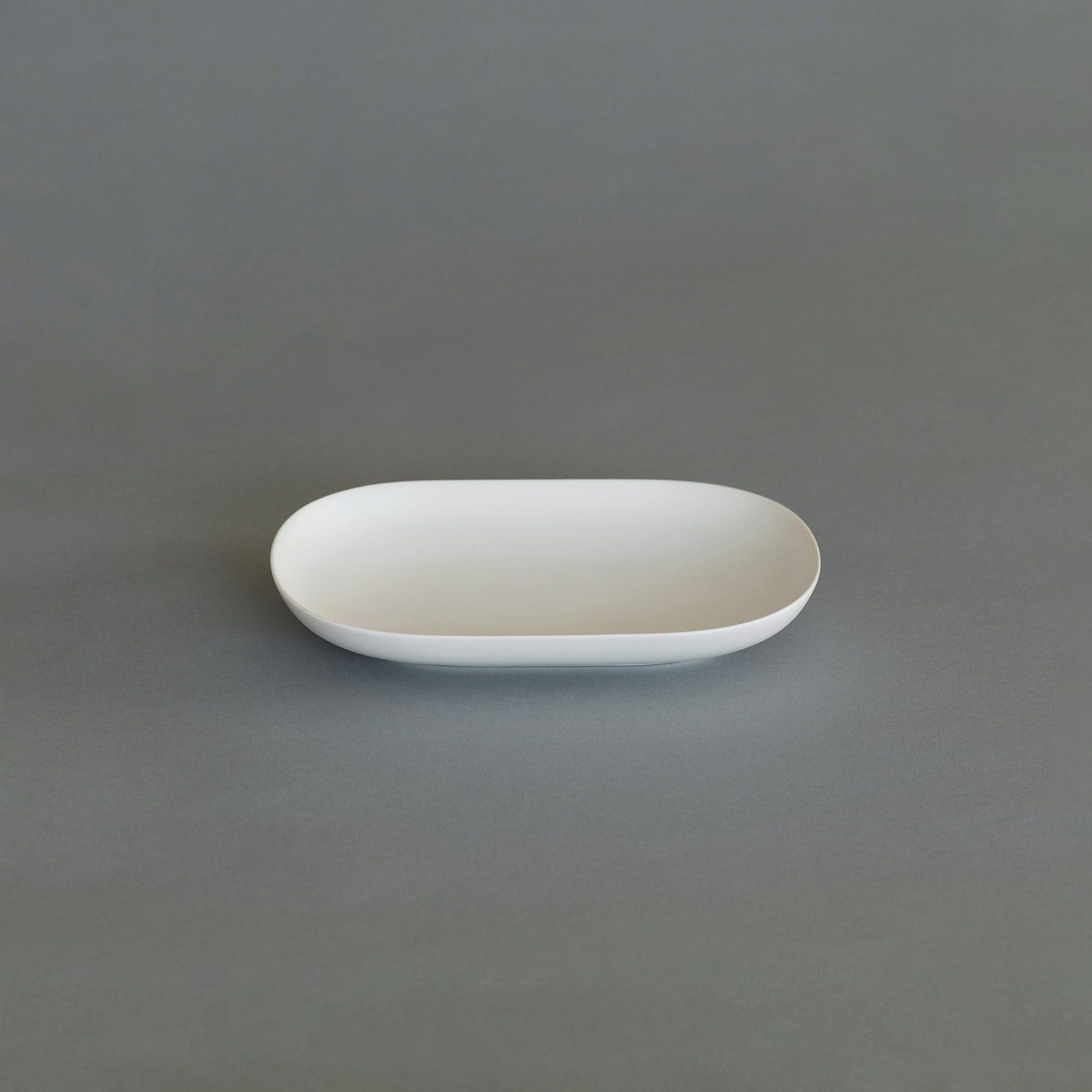 イイホシユミコ ReIRABO oval plate M 4枚 yumiko iihoshi porcelain／ReIRABO oval plate｜皿・器｜オルネ ド