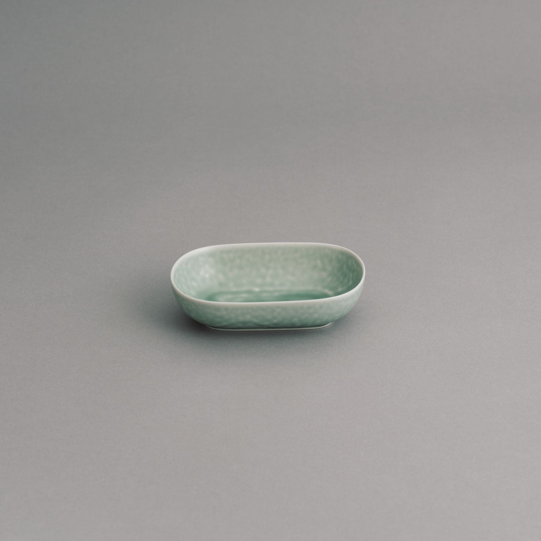 yumiko iihoshi porcelain／ReIRABO oval plate｜皿・器｜オルネ ド