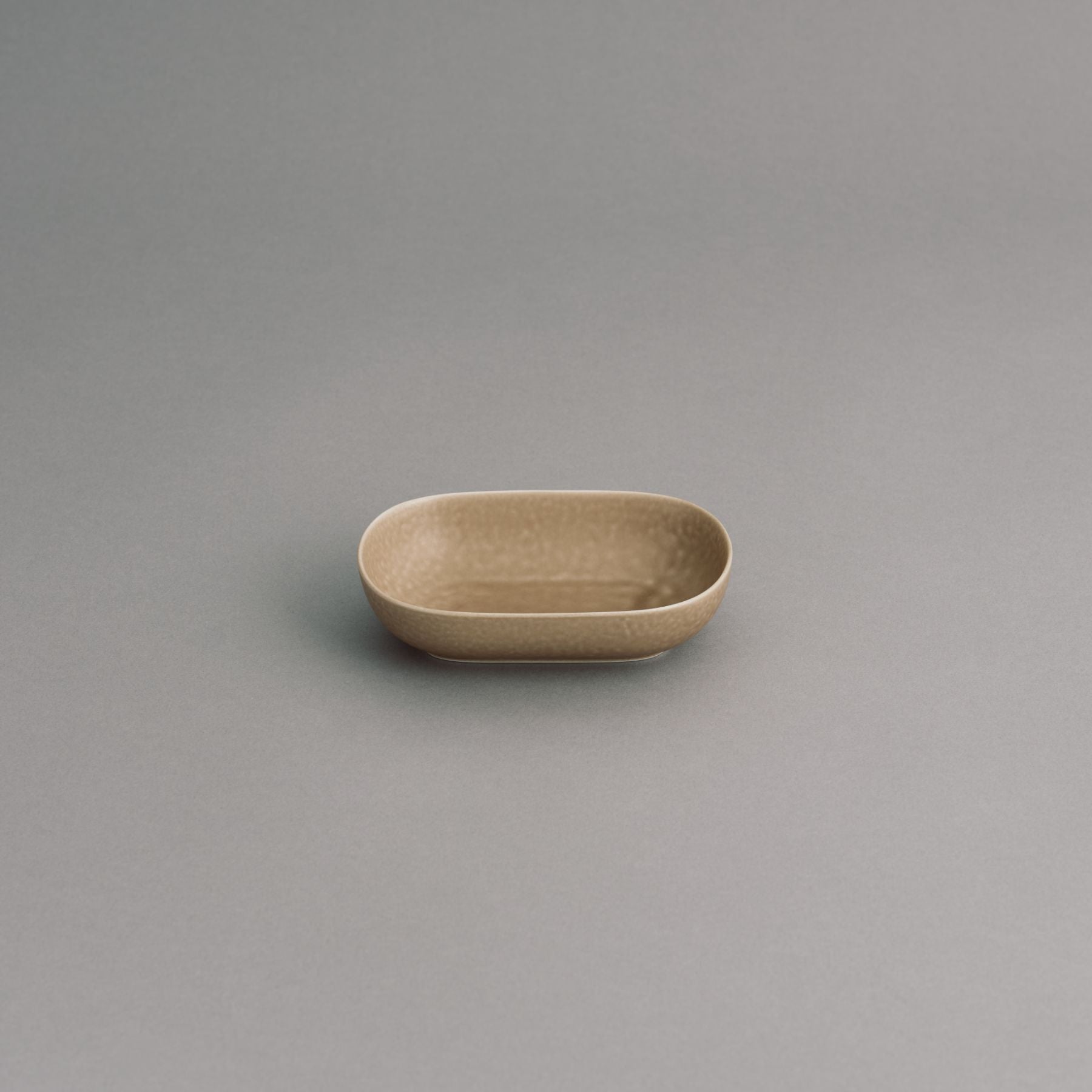 yumiko iihoshi porcelain／ReIRABO oval plate｜皿・器｜オルネ ド