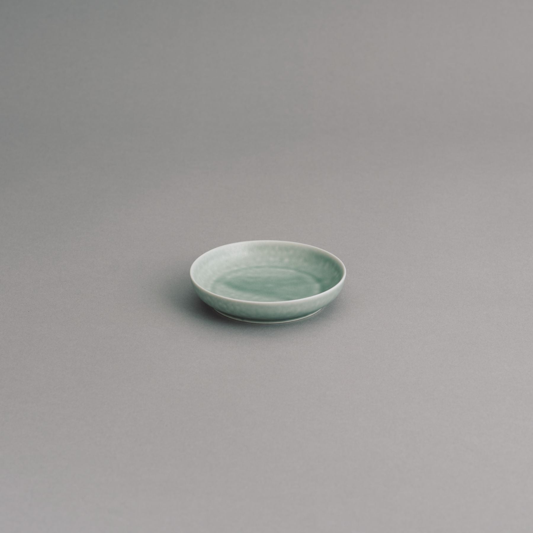 yumiko iihoshi porcelain／ReIRABO round plate｜皿・器