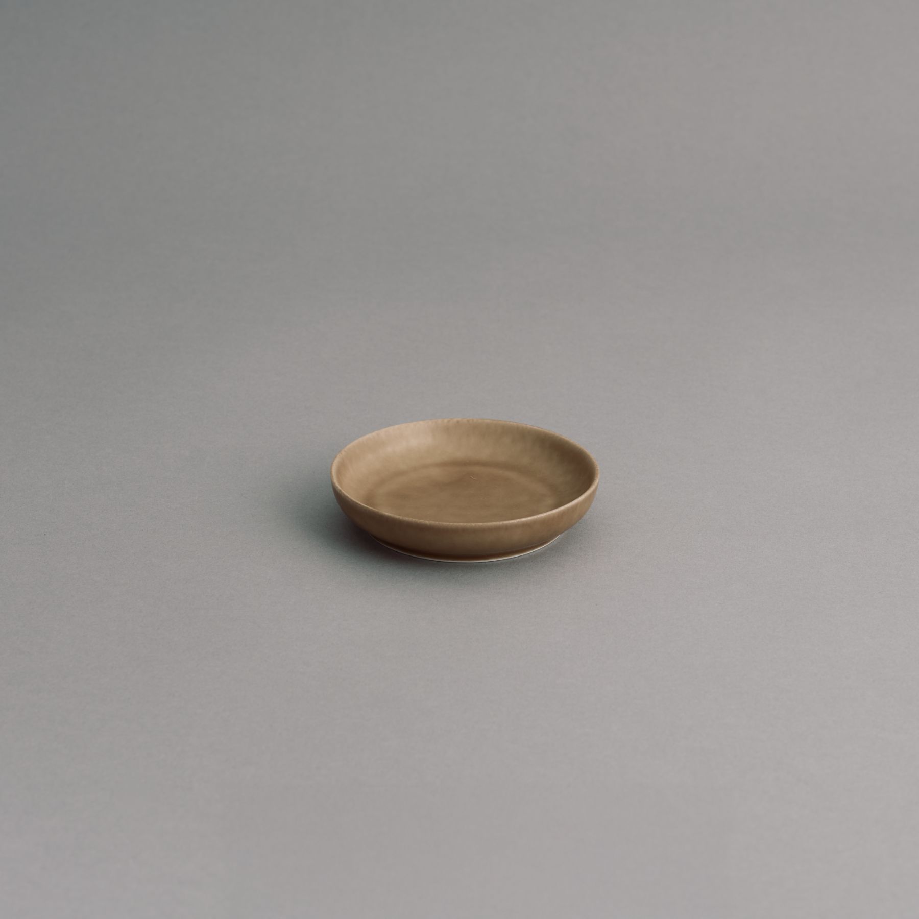 yumiko iihoshi porcelain／ReIRABO round plate｜皿・器