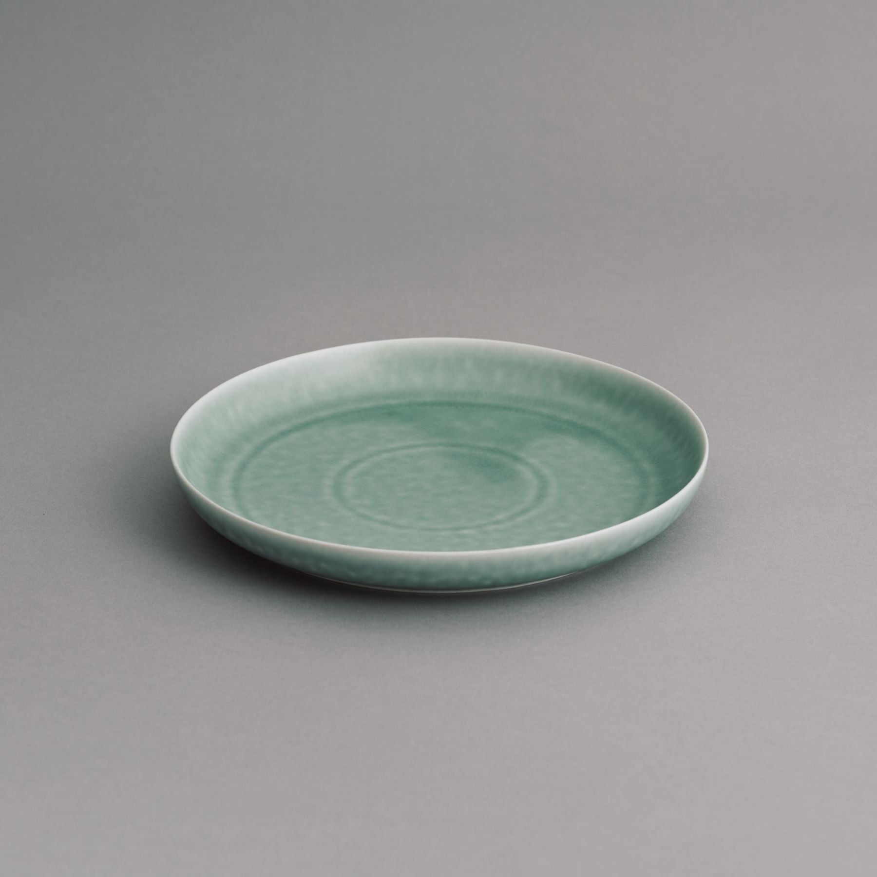 yumiko iihoshi porcelain／ReIRABO round plate｜皿・器