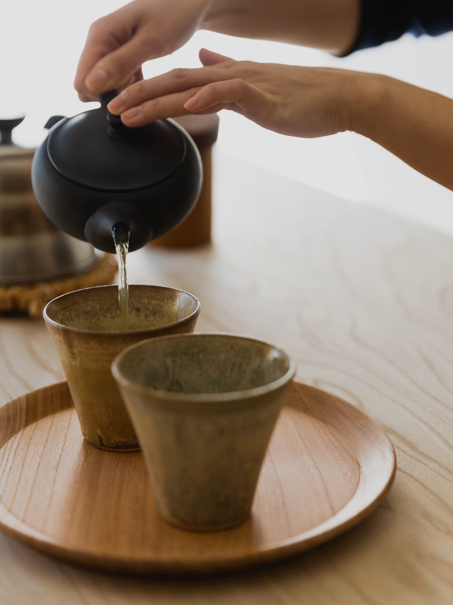 東屋 山茶盆／欅