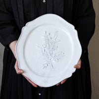 Astier de Villatte Fleurs／プレート – Orné de Feuilles