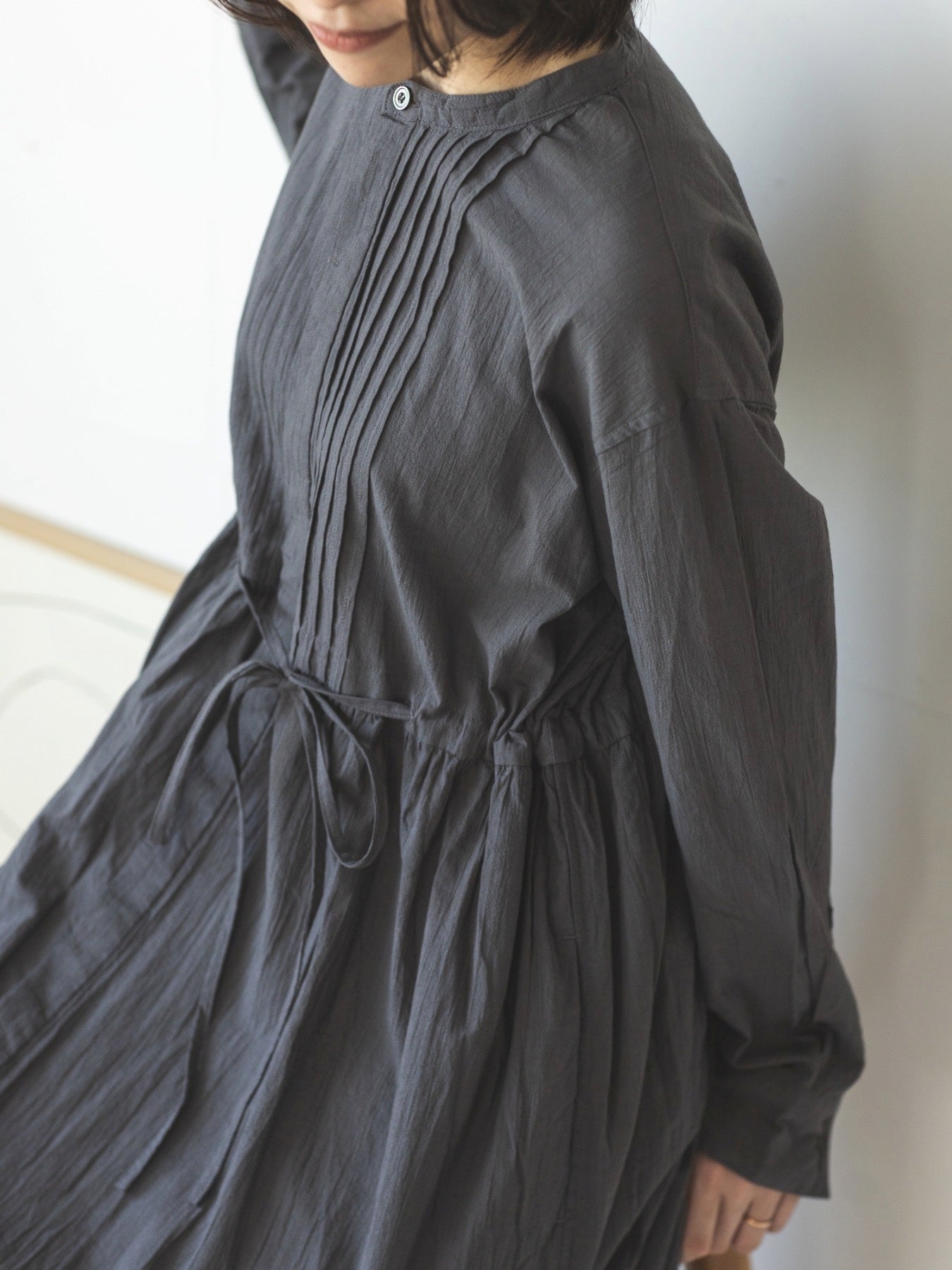 GALERIE TISSU オーガニックジョーゼット ピンタックシャツドレス